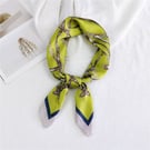 NHMN795447-16-gold-chain-leather-strip-green-yellow-70cm