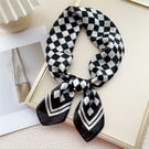 NHMN839455-1-checkerboard-black-and-white-70cm