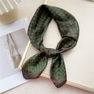 NHMN839674-3-small-horseshoe-green-70cm