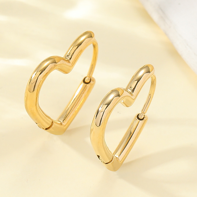 1 Par Casual Estilo Simple Forma De Corazón Enchapado Acero Inoxidable Chapado En Oro De 18 Quilates. Aretes