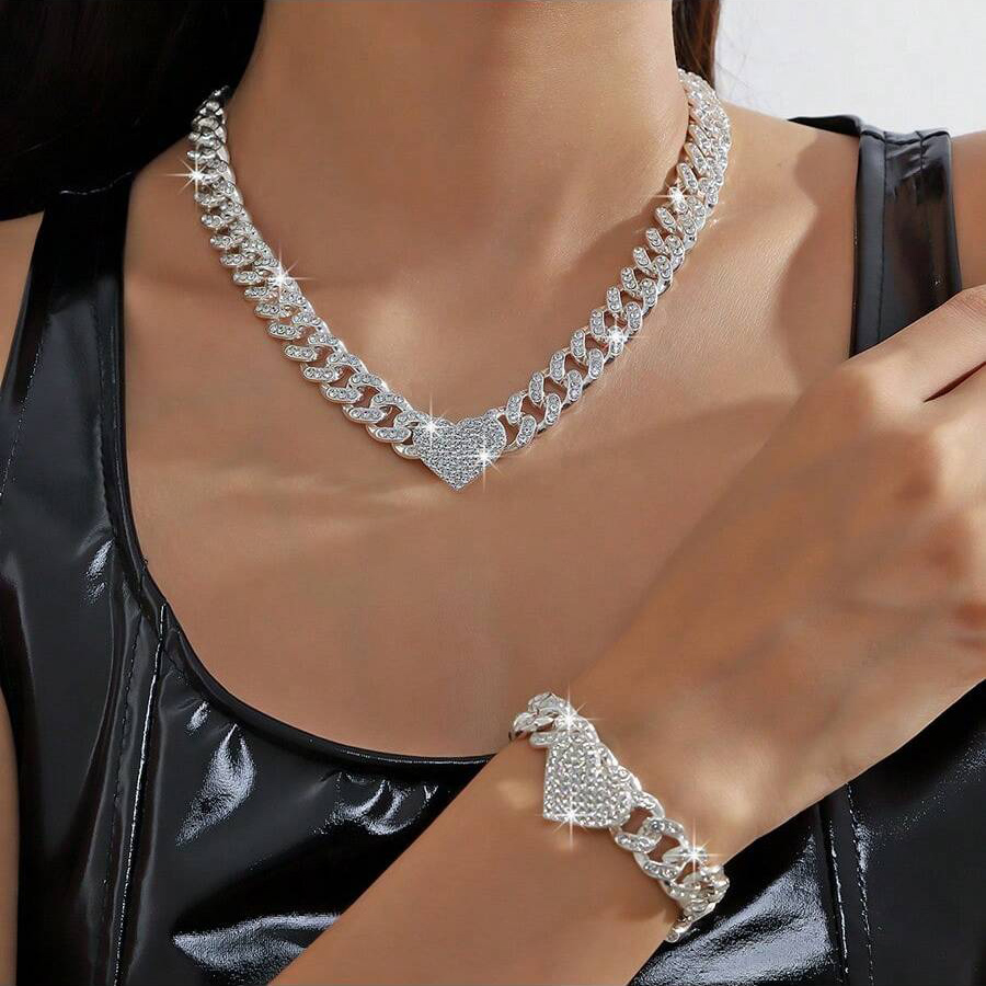 Retro Forma De Corazón Aleación Enchapado Embutido Diamantes De Imitación Chapado En Oro Plateado Unisexo Conjunto De Joyas