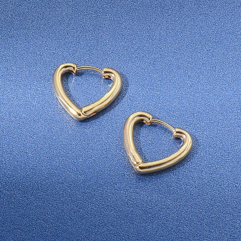 1 Par Estilo Simple Irregular Forma De Corazón Enchapado Acero Inoxidable Chapado En Oro De 18 Quilates. Aretes