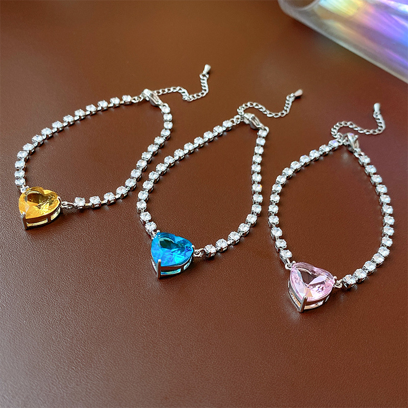 Retro Brillante Forma De Corazón Cobre Embutido Circón Pulsera