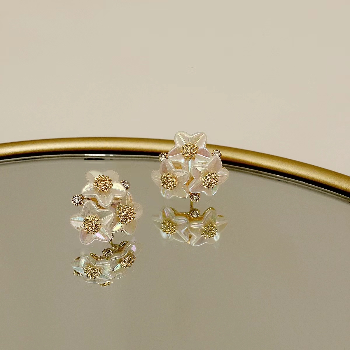 1 Par Estilo Vintage Flor Enchapado Embutido Cobre Circón chapados en oro de 18k Pendientes