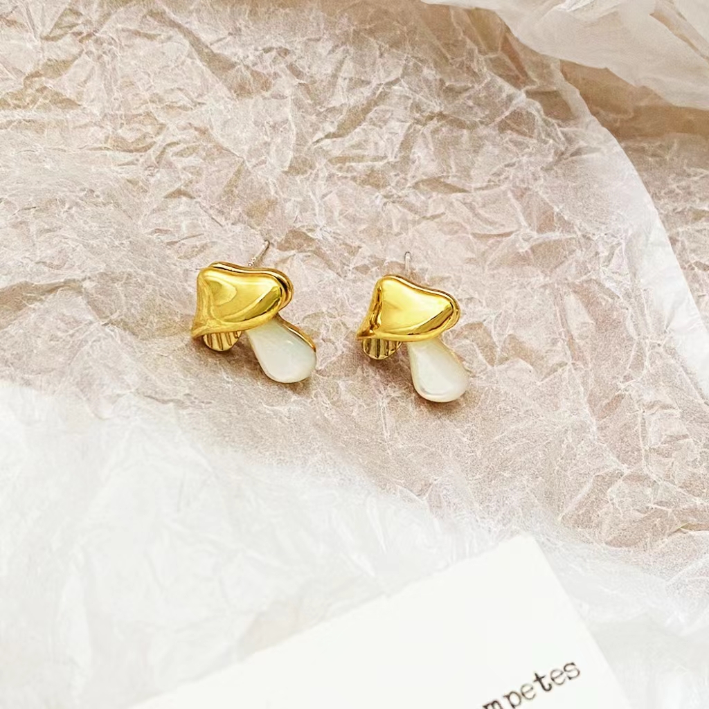 1 Par Casual Retro Ronda Champiñón Enchapado Cobre chapados en oro de 18k Pendientes