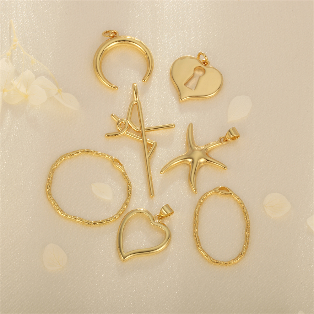 1 Pieza 20x29mm 22x26mm 22x32mm Agujero 1~1.9mm Agujero 2~2.9mm Agujero 3~3.9mm Cobre chapados en oro de 18k Cruzar Estrella De Mar Forma De Corazón Pulido Colgante