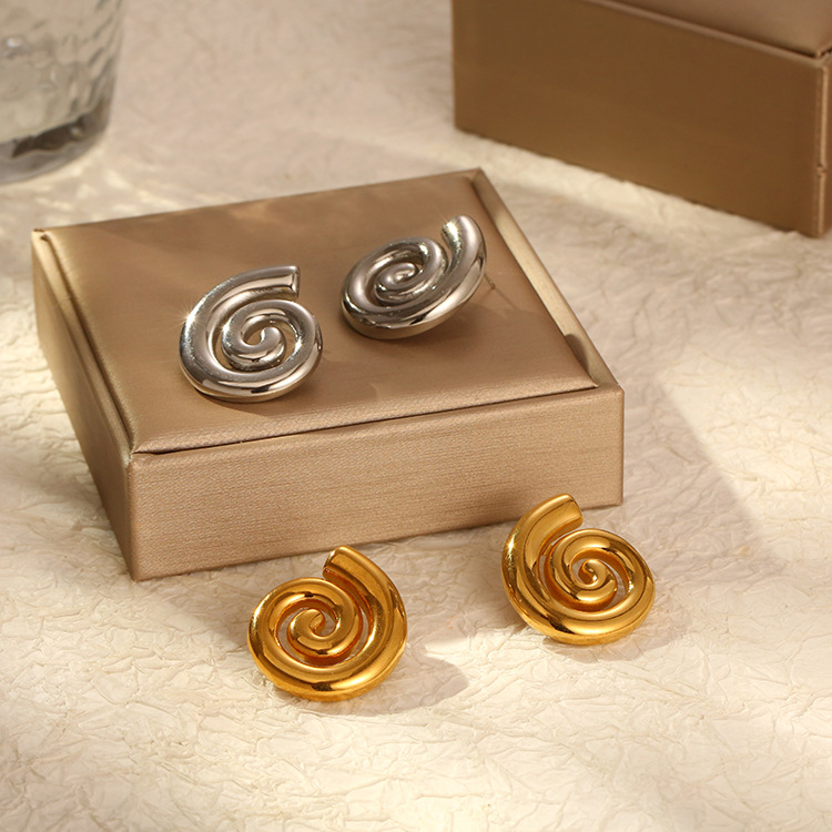 1 Par Estilo IG Estilo Simple Color Sólido espiral Acero Inoxidable chapados en oro de 18k Pendientes