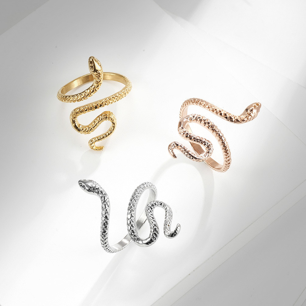 Estilo IG Estilo Simple Serpiente Acero inoxidable 304 chapados en oro de 18k Anillos abiertos Al Mayoreo