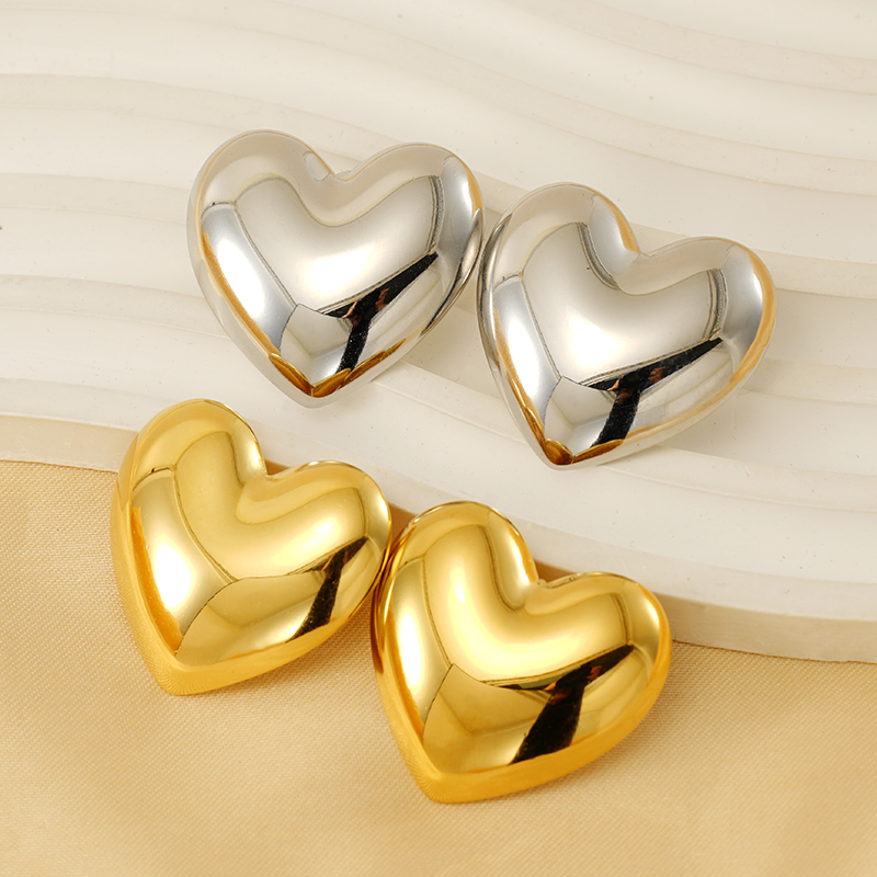 1 Par Estilo Simple Estilo Clásico Forma De Corazón Acero inoxidable 304 chapados en oro de 18k Pendientes